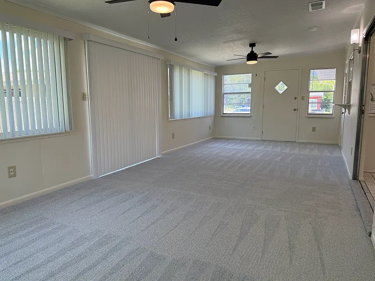 209 Phoenetia Dr — Photo 16
