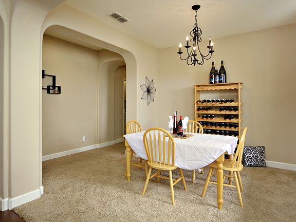 4th image of 1107 Hillsdale Ln