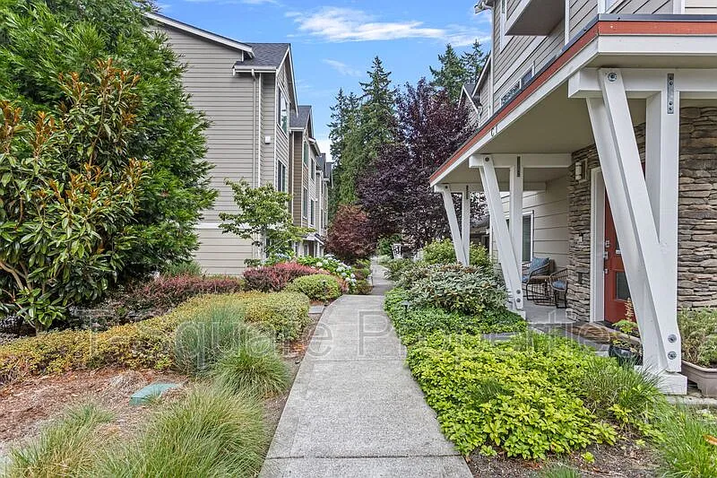 2 bed, 2.5 bath, 1362 sqft, $2,850 — Photo 3