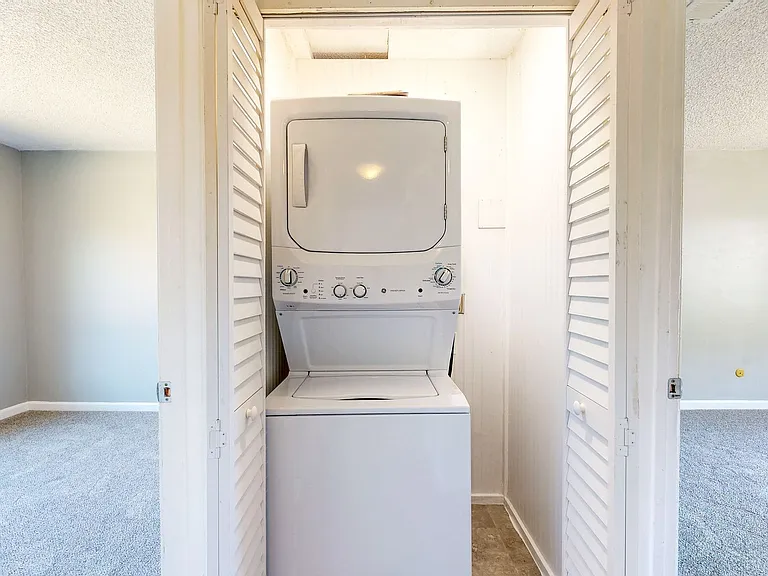 8690 Lords Manor Way — Photo 27