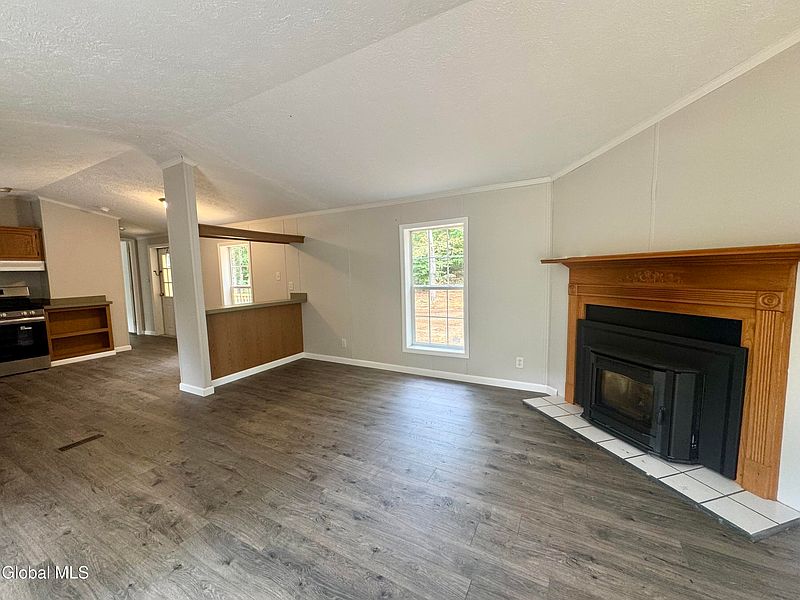 5th image of 187 Alpine Meadows Road