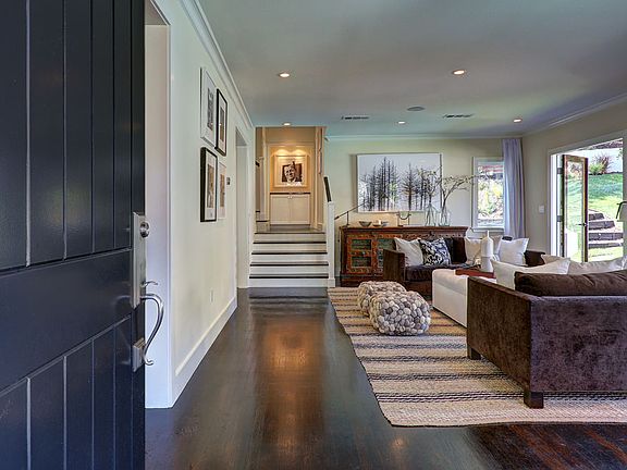 3rd image of 3026 Effie St