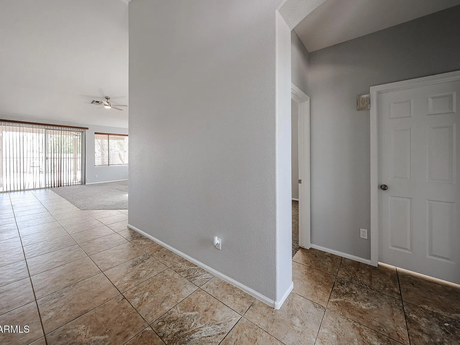 3 bed, 2.0 bath, 2009 sqft, $2,600 — Photo 2