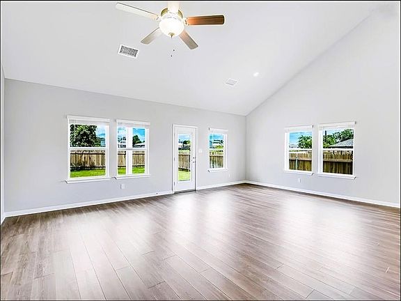 5th image of 109 Fairmeadow Downs Dr