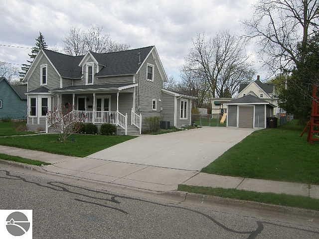 1st image of 714 2nd Ave