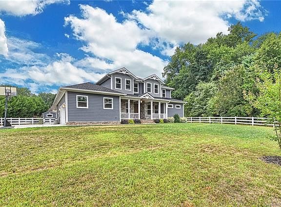 4th image of 194 Woodstream Cir