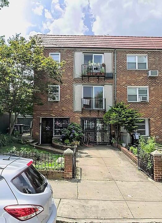 1st image of 21-12 77th St