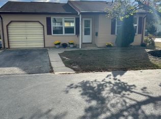 14 Hummingbird Ln #72, Manchester Township, NJ 08759