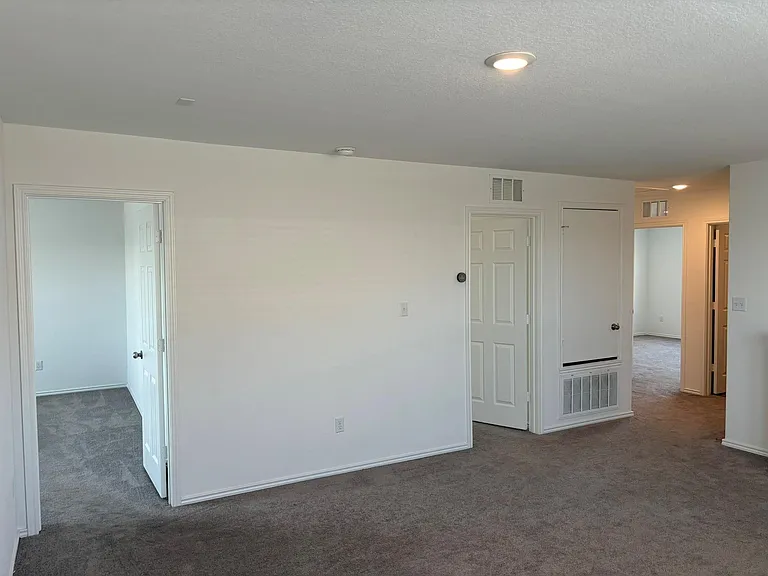 108 Bennington Dr — Photo 14