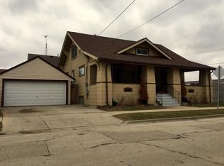 1027 72nd St, Kenosha, WI 53143