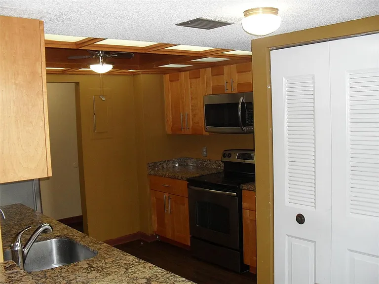 5530 NW 44th St #418C — Photo 32