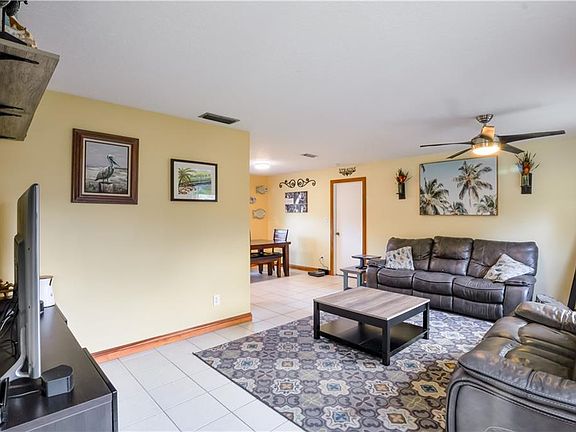 5th image of 689 Grackle Dr