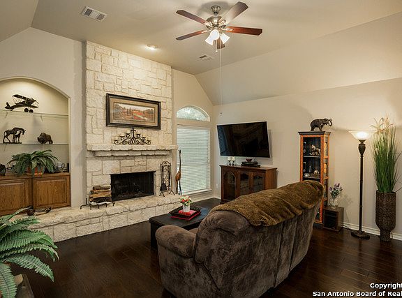 3rd image of 6731 Grove Creek Dr