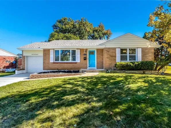 9432 Pickford Pl, Saint Louis, MO 63136