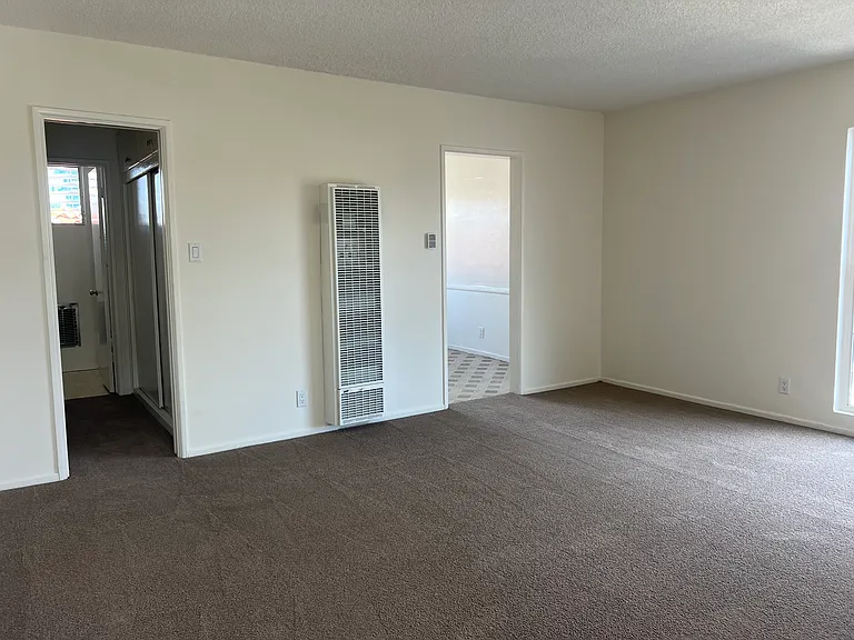 747 S Curson Ave #6 — Photo 2