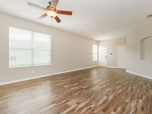 3rd image of 1114 Windton Oak Dr