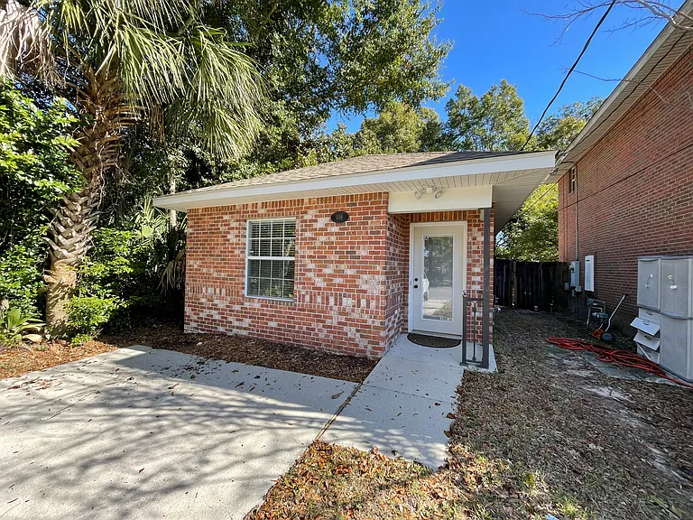 1116 N 7th Ave — Photo 1