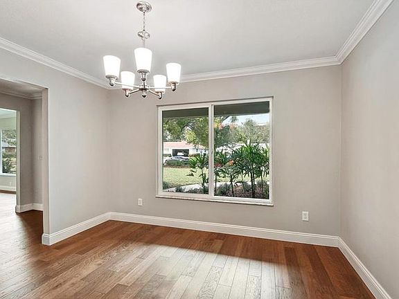 4th image of 1202 Overlake Ave