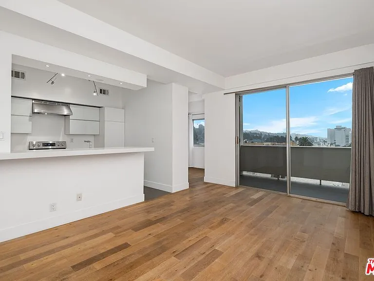 7250 Franklin Ave #511 — Photo 8