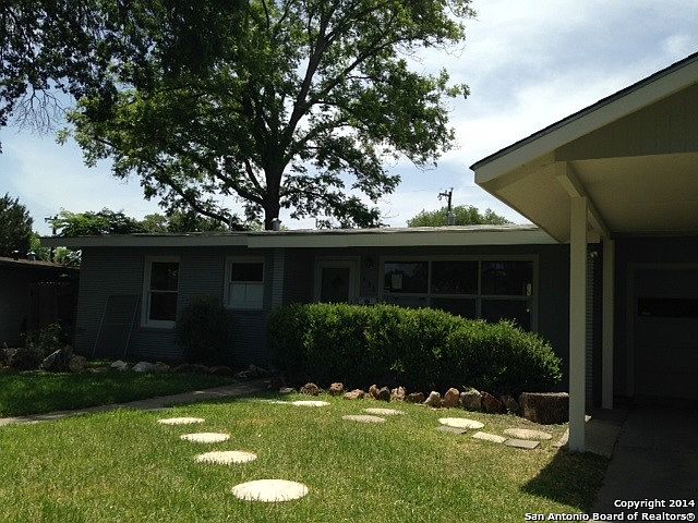 1st image of 430 Gilbert Ln