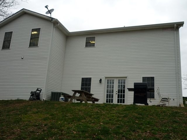 2nd image of 801 N Harris Rd