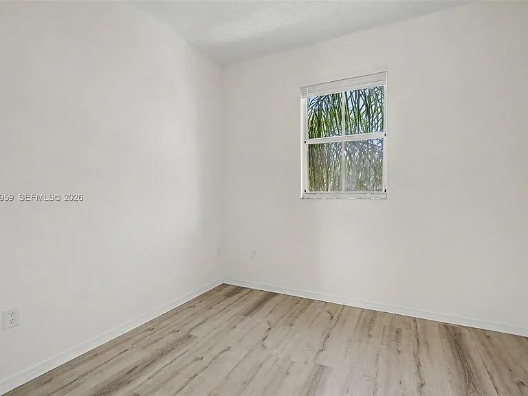 975 NE 42nd Ter #975 — Photo 28