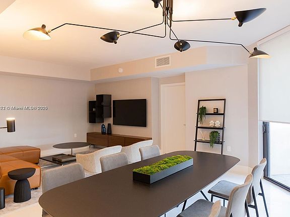 4th image of 301 Altara Ave #810