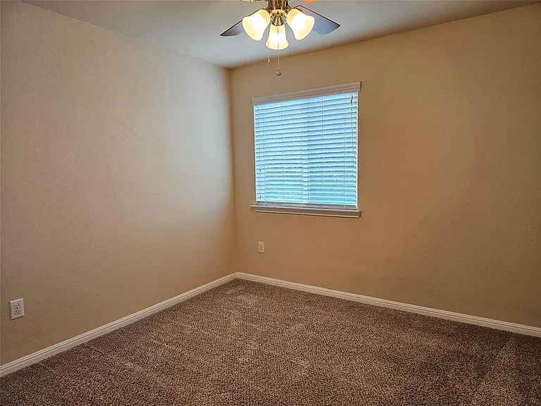 808 Lost Pines Ln — Photo 25