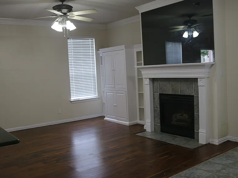 629 Park Place Dr — Photo 3