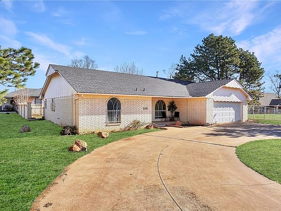 2nd image of 100 Sunset Cir