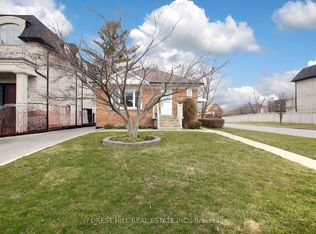 26 Alexis Blvd, Toronto, ON M3H 2P4