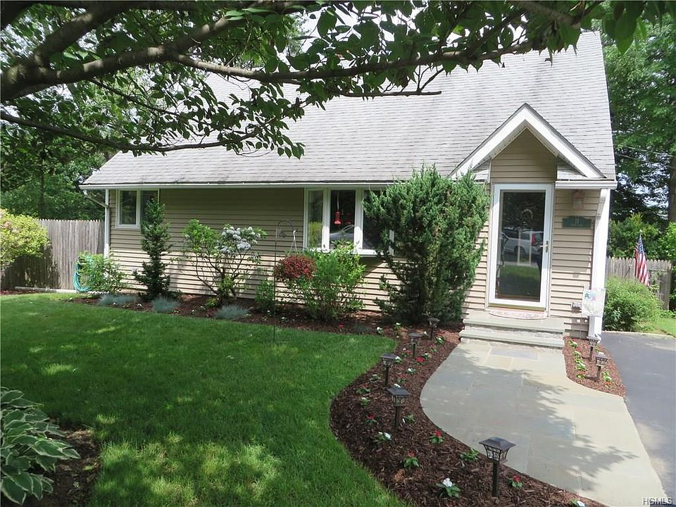 1st image of 11 Jean Ln