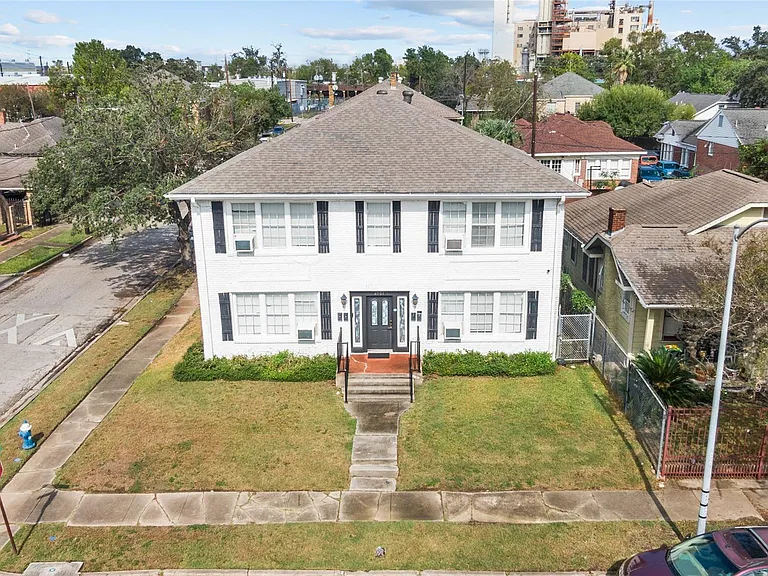 3901 Dallas St #D — Photo 32