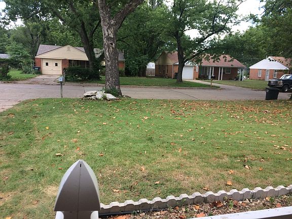 Front yard view