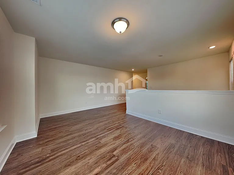 1120 Ashlyn Ct — Photo 10