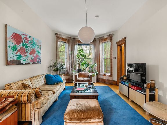3rd image of 2722 W Potomac Ave