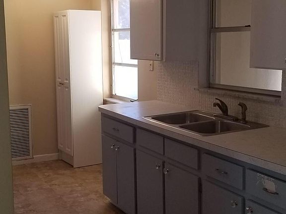 4th image of 5534 Williamsdale Ct