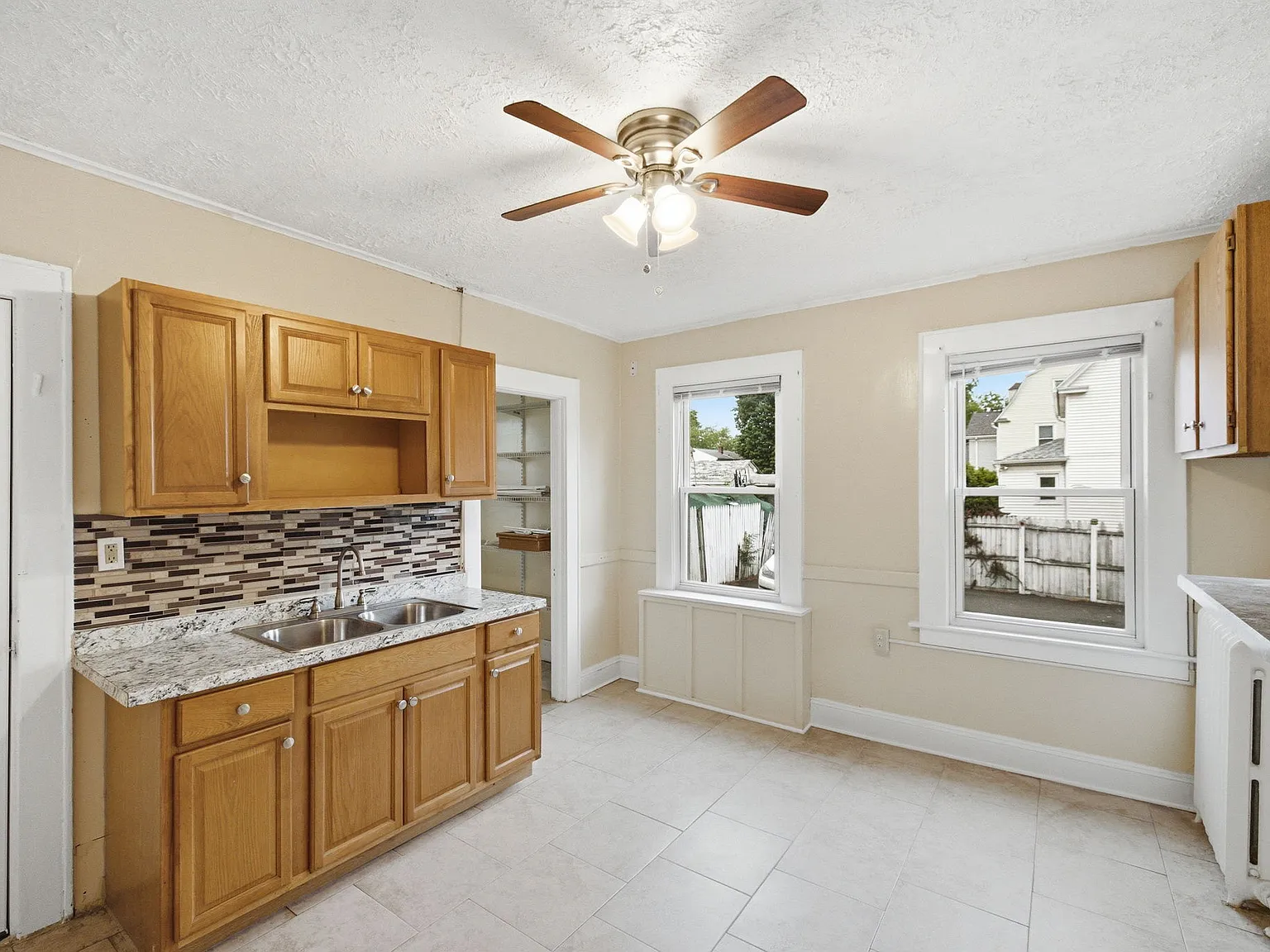 2 bed, 1000 sqft, $1,700 — Photo 4