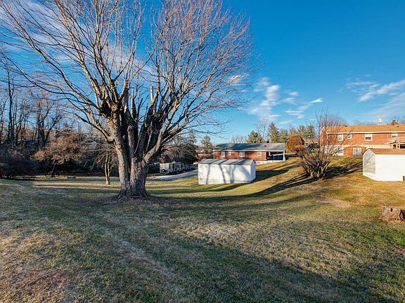 5th image of 702 Pinecrest Ave Lot 30 & 32