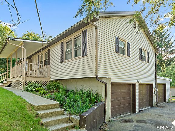 3rd image of 52 Caribou Drive