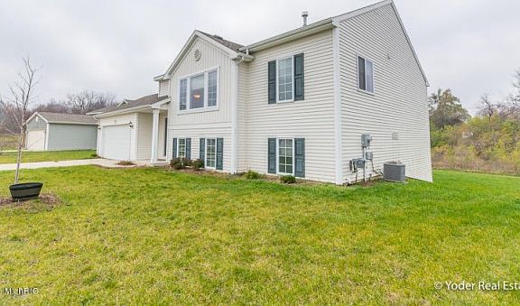 2nd image of 936 Green Meadows Dr
