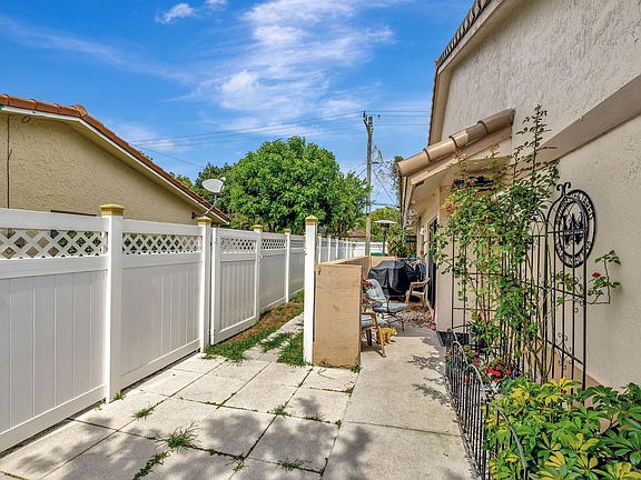 2nd image of 4105 NW 78th Terrace