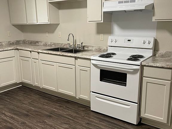 4th image of 202 Cantal Dr APT B