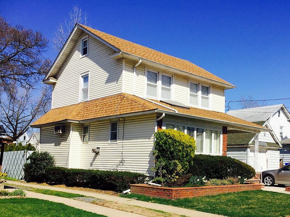 1st image of 63 E Saint Marks Pl