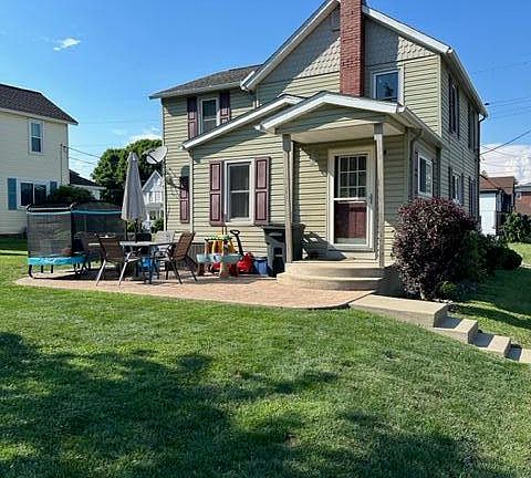 5th image of 901 W Washington Ave