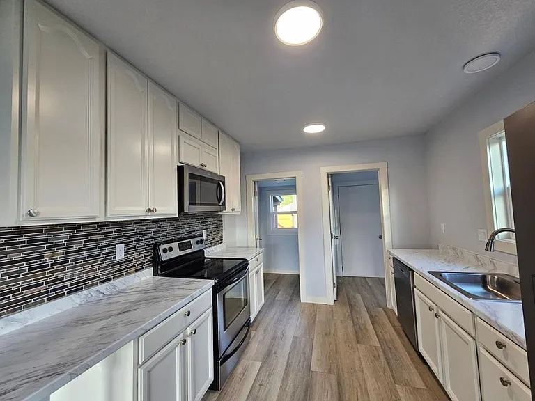 340 17th Ave — Photo 6