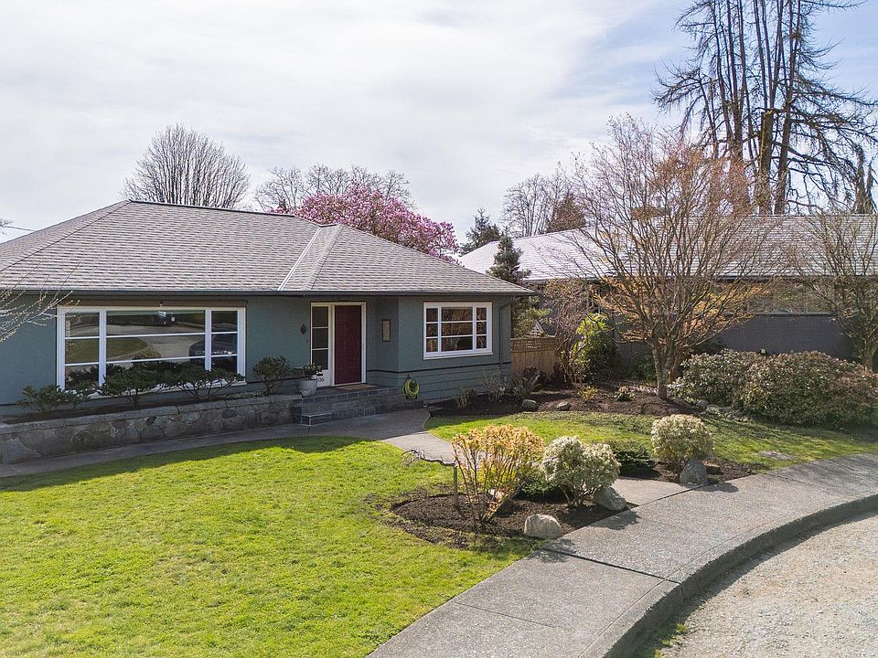 1st image of 106 College Ct