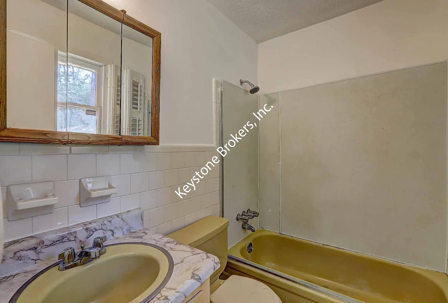 3 bed, 2.0 bath, 1200 sqft, $899 — Photo 4