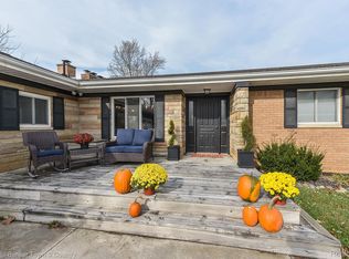 900 W Marr Rd, Howell, MI 48855