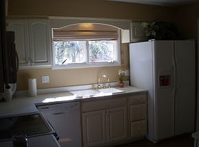 4th image of 3608 S Kingsbury Ave